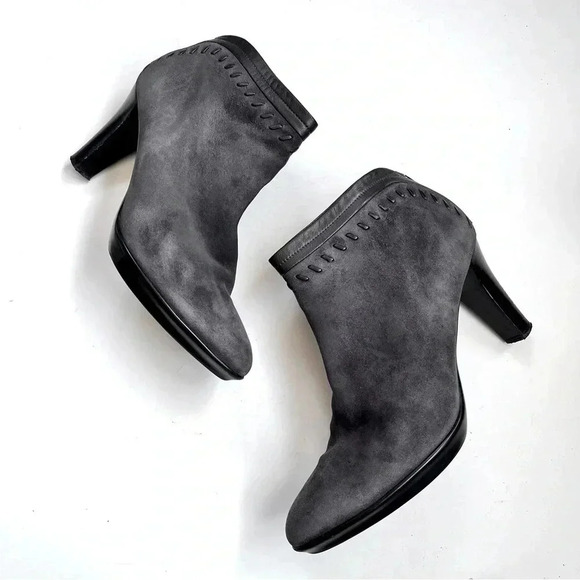 Aquatalia By Marvin K Vera Gomma Gray Suede Minimalist Ankle Women’s Boots Sz 9 - Picture 3 of 11